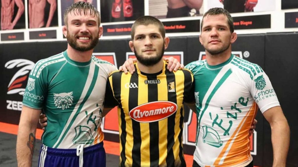 Myles Price (left) picutreed with Khabib Nurmagomedov & Adam Piccolotti. Photo: @myles_splinter_price/@frujuice_athletics