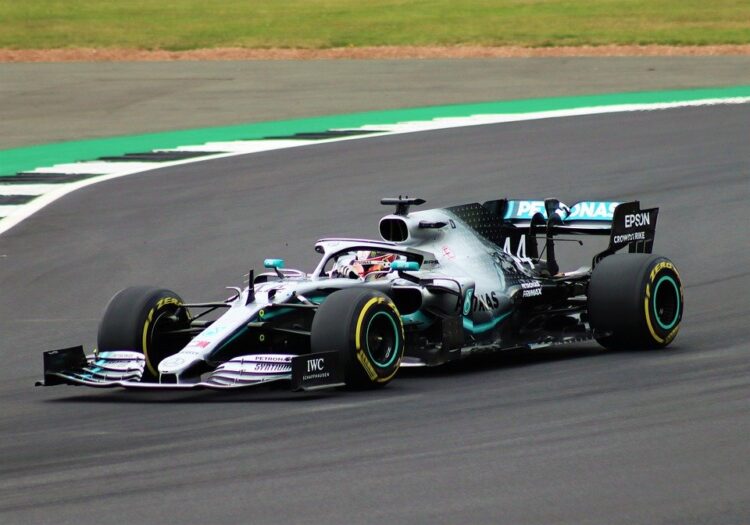 Lewis Hamilton (randomwinner/Pixabay)