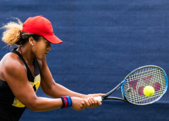 Naomi Osaka defeats Serena Williams in Australian Open Semi Final.