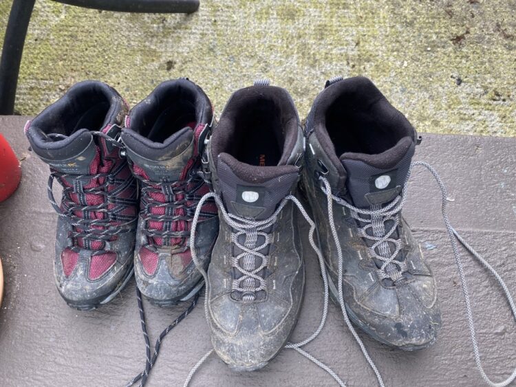 Mucky boots (Eimear Ní Bhraonáin)