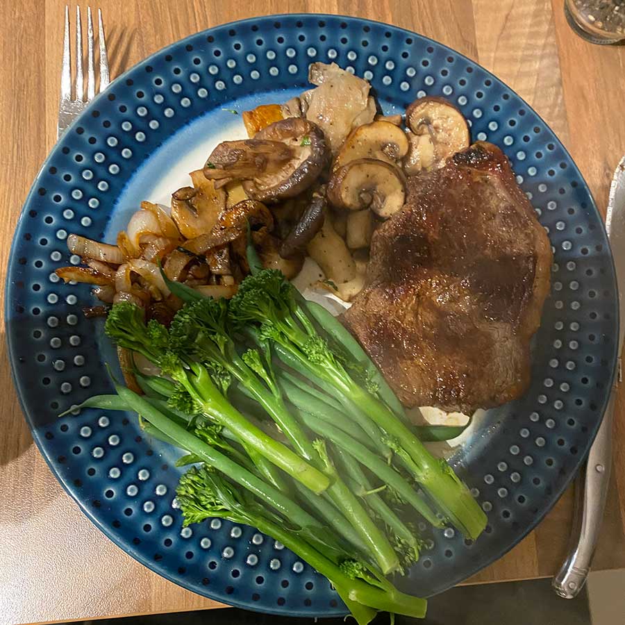 Reducing carbs, upping proteins and greens with some steak and broccoli