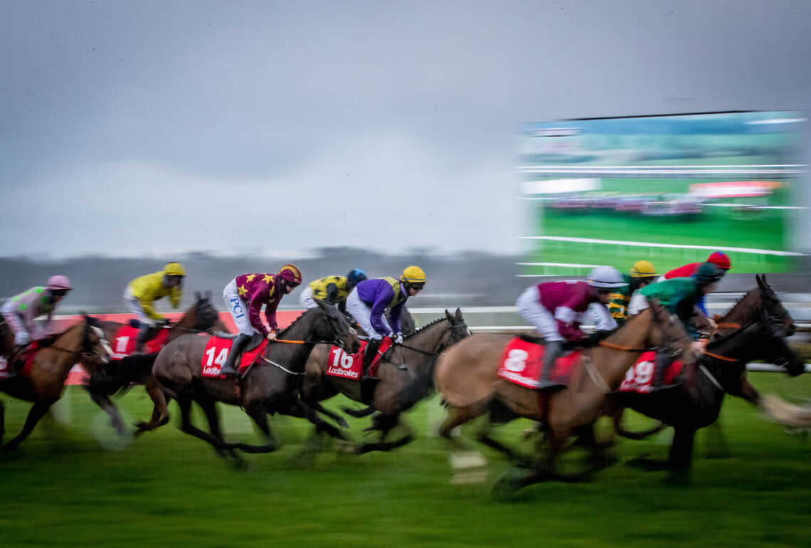 Horse Racing Ireland announces fixture list for 2022 featuring 390 meetings