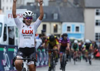 Makayla MacPherson of the Lux Cycling Team wins the criterium stage of Rás na mBan 2021. Photo : Lorraine O'Sullivan