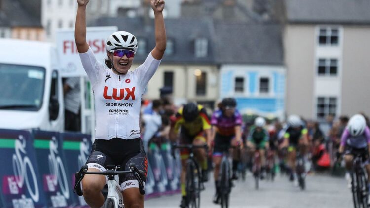 Makayla MacPherson of the Lux Cycling Team wins the criterium stage of Rás na mBan 2021. Photo : Lorraine O'Sullivan