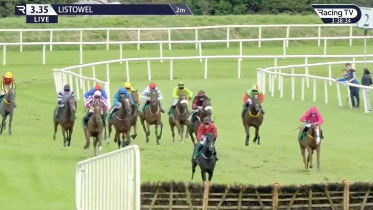 Prairie Dancer leads from the front at Listowel. Screengrab: Racing TV