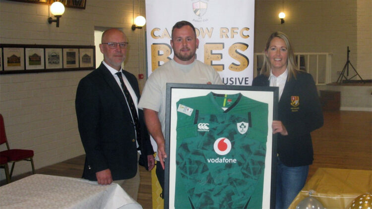Ed Byrne (centre) with Carlow Club President and Edel Gibbons Chairperson of the Executive of County Carlow Football Club. Photo: John Shirley/Carlow RFC