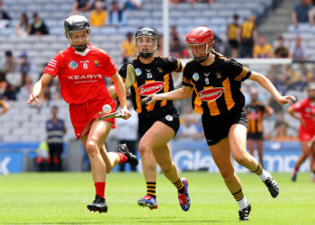 Cork's Saoirse McCarthy comes up against Kellyann Doyle and Julianne Malone of Kilkenny. Photo: ©INPHO/Bryan Keane