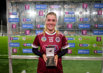 Dicksboro’s Aoife Prendergast is presented with the AIB player of the match award. Mandatory Credit ©INPHO/Laszlo Geczo